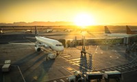 airport-flughafen-sunset-sonnenuntergang-reise-md-consulting-ziel-ort-urlaub-quellcode-feld-liegenschaft-terminal-gate-international-takeoff